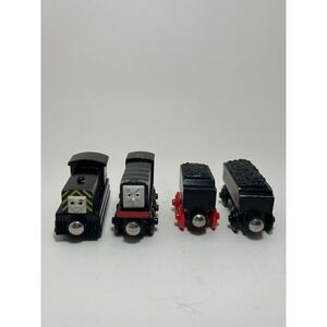 Thomas & Friends Wooden Railway Mavis Devious Diesel and 2 Coal Tenders Lot of 4